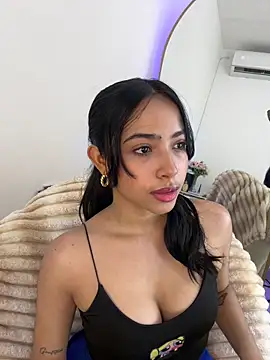  Emily Thompson  online show from February 28, 2026, 7:04 pm