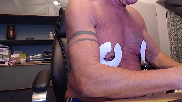 Snapshot of munichrubber chatting on December 28, 2024, 4:41 pm munichrubber online show from December 28, 2024, 4:41 pm