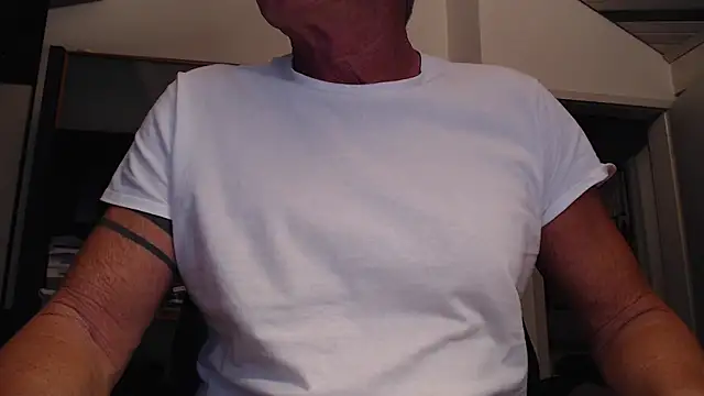 Snapshot of munichrubber chatting on December 29, 2024, 4:19 pm munichrubber online show from December 29, 2024, 4:19 pm