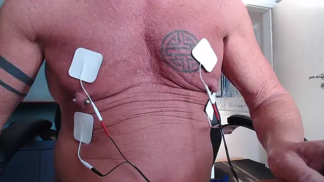 Snapshot of munichrubber chatting on January 1, 2025, 8:24 am munichrubber online show from January 1, 2025, 8:24 am