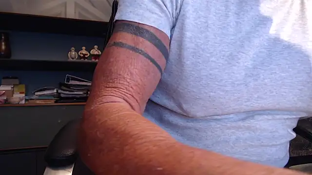 Snapshot of munichrubber chatting on September 18, 2025, 3:08 am munichrubber online show from September 18, 2025, 3:08 am