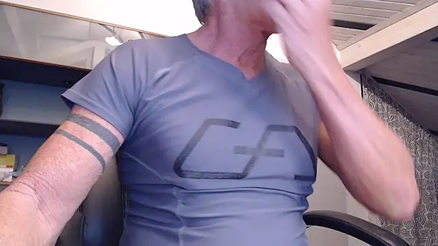 Snapshot of munichrubber chatting on October 8, 2025, 4:43 am munichrubber online show from October 8, 2025, 4:43 am