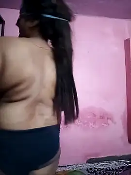 Snapshot of Rashmi_Rai chatting on March 8, 2025, 12:20 pm Rashmi Rai online show from March 8, 2025, 12:20 pm