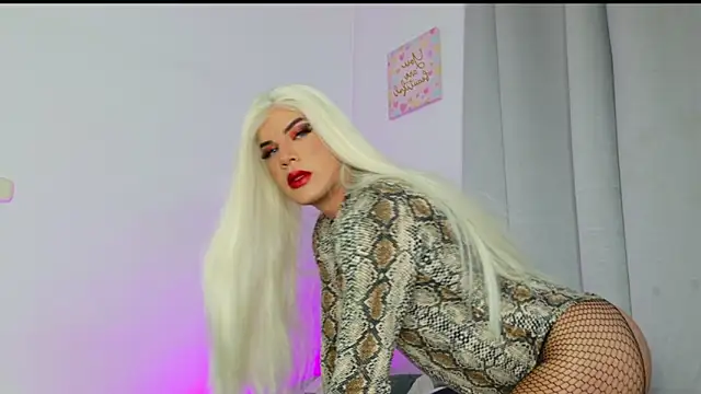 isahilton1 online show from March 11, 2025, 11:23 am