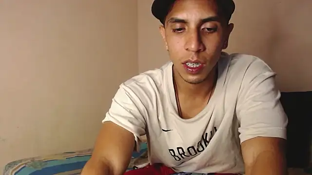 Monkey uchiha777 online show from October 10, 2025, 10:42 pm