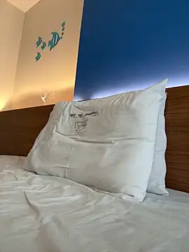 Elen online show from April 7, 2026, 10:37 am