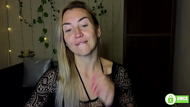 Kiss julli88I online show from September 28, 2025, 5:29 pm