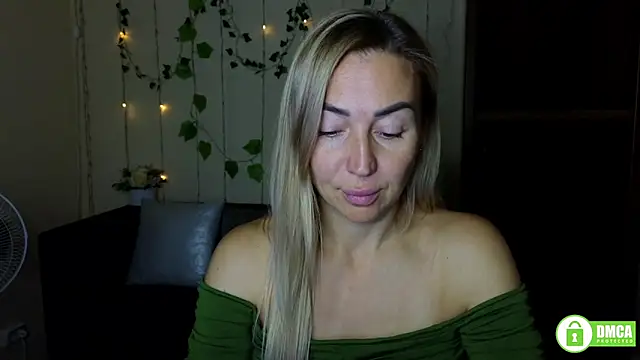 Kiss julli88I online show from October 3, 2025, 5:32 pm