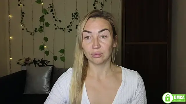 Snapshot of Kiss_julli88I chatting on November 9, 2025, 6:28 pm Kiss julli88I online show from November 9, 2025, 6:28 pm