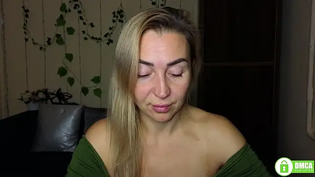 Snapshot of Kiss_julli88I chatting on November 11, 2025, 6:30 pm Kiss julli88I online show from November 11, 2025, 6:30 pm