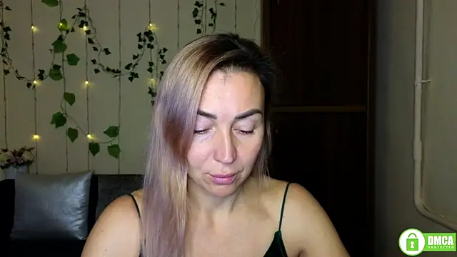 Snapshot of Kiss_julli88I chatting on November 21, 2025, 6:28 pm Kiss julli88I online show from November 21, 2025, 6:28 pm