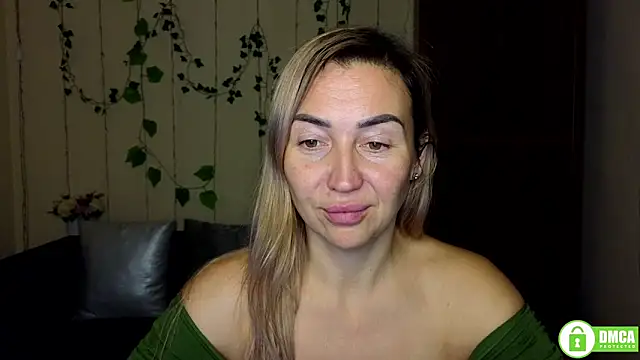 Snapshot of Kiss_julli88I chatting on December 2, 2025, 6:25 pm Kiss julli88I online show from December 2, 2025, 6:25 pm