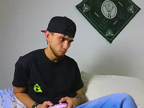 samevansx  online show from December 17, 2025, 11:22 pm