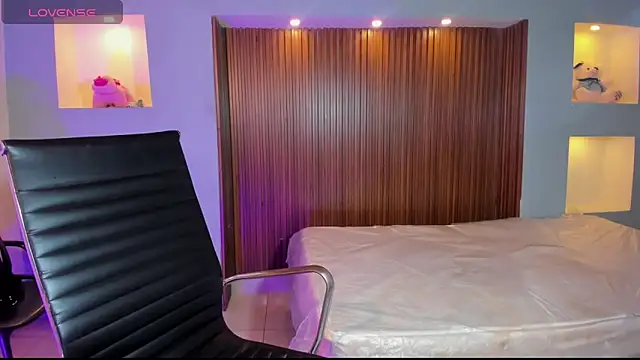 ZaraBlaze5 online show from September 13, 2025, 3:34 pm