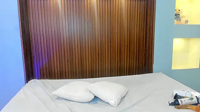 ZaraBlaze5 online show from September 26, 2025, 12:20 pm