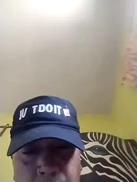 Snapshot of Brianmexboy chatting on March 16, 2025, 7:49 pm Brianmexboy online show from March 16, 2025, 7:49 pm