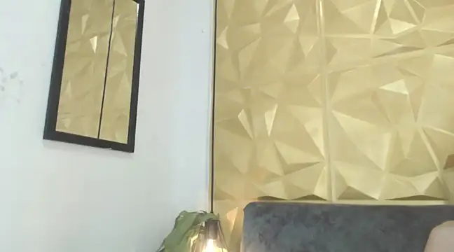 Snapshot of Small_Hot19 chatting on March 16, 2025, 6:01 pm Small Hot19 online show from March 16, 2025, 6:01 pm