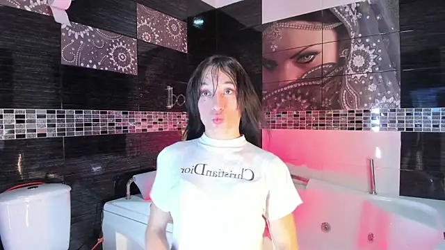 Snapshot of Small_Hot19 chatting on September 24, 2025, 9:23 am Small Hot19 online show from September 24, 2025, 9:23 am