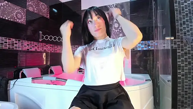 Snapshot of Small_Hot19 chatting on October 16, 2025, 10:38 am Small Hot19 online show from October 16, 2025, 10:38 am