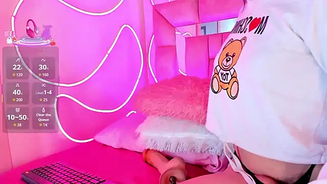 Snapshot of Small_Hot19 chatting on October 25, 2025, 11:07 am Small Hot19 online show from October 25, 2025, 11:07 am