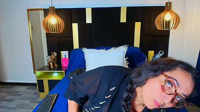 AlessandraLeroy online show from September 13, 2025, 3:23 pm