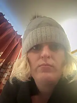 KITTYBOOBOOFUXX online show from February 3, 2026, 9:53 pm