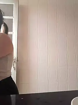 Luna-nevada online show from October 2, 2025, 3:30 pm