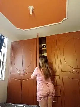 Luna-nevada online show from October 3, 2025, 4:48 pm