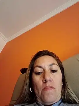 Luna-nevada online show from October 12, 2025, 2:43 am