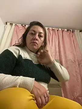 Snapshot of Luna-nevada chatting on June 18, 2026, 10:19 am Luna-nevada online show from June 18, 2026, 10:19 am