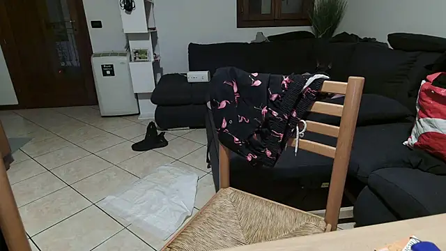 maialinofriuli online show from September 29, 2025, 6:57 pm