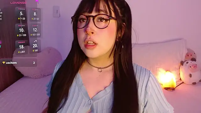 Oliviargf online show from November 17, 2025, 12:05 am