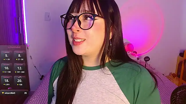 Snapshot of Oliviargf chatting on February 16, 2026, 12:23 pm Oliviargf online show from February 16, 2026, 12:23 pm