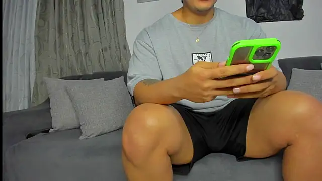 Snapshot of boys_blackandwhite chatting on May 19, 2026, 10:49 pm boys blackandwhite online show from May 19, 2026, 10:49 pm