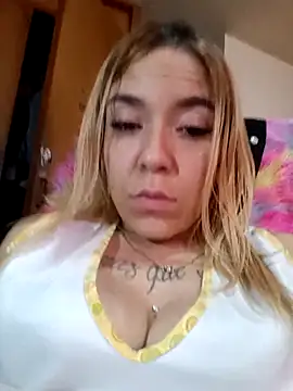 Snapshot of sara_crushx chatting on October 14, 2025, 7:47 pm sara crushx online show from October 14, 2025, 7:47 pm