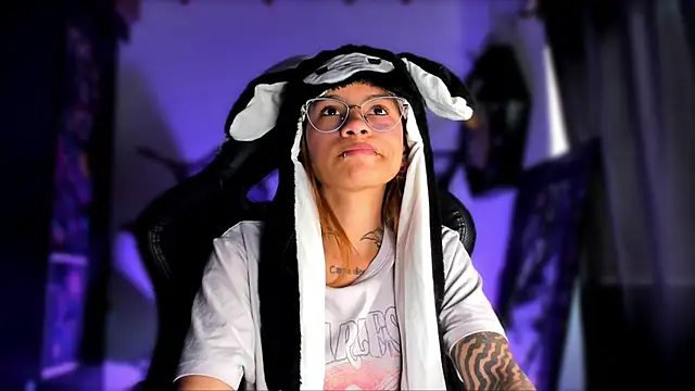 sofiafenty online show from October 4, 2025, 2:26 pm