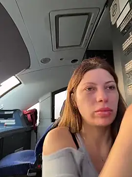 Snapshot of Alicedream5 chatting on November 9, 2025, 5:39 am Alicedream5 online show from November 9, 2025, 5:39 am