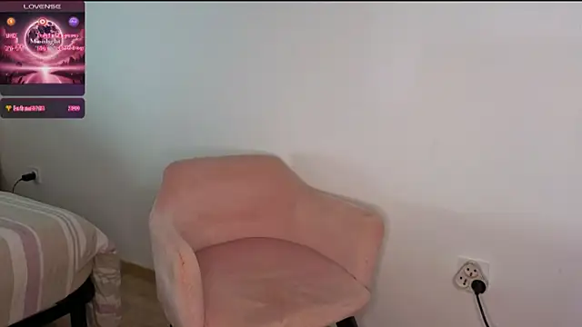 Moonlight-Temptation online show from October 30, 2025, 1:01 pm