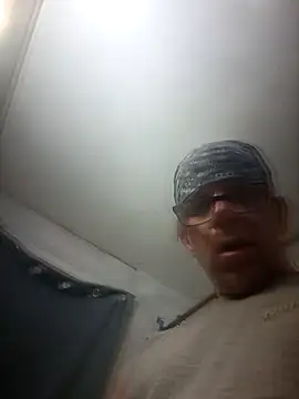 BlazeBennettXxxxxx online show from February 18, 2026, 11:06 am