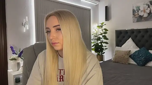 OhMyEmma online show from December 4, 2025, 1:15 am