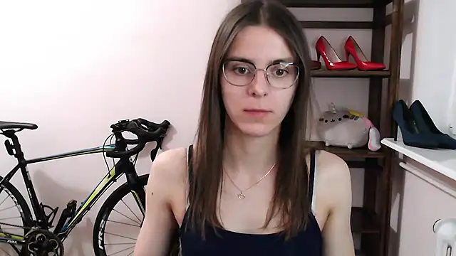 Snapshot of love_megi chatting on January 5, 2026, 6:11 pm love megi online show from January 5, 2026, 6:11 pm