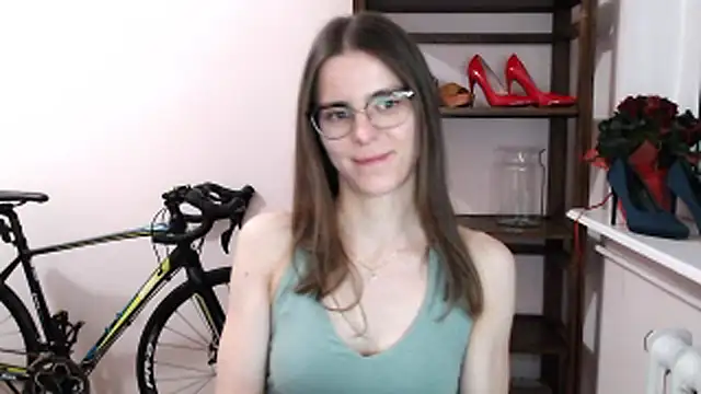 Snapshot of love_megi chatting on January 18, 2026, 7:28 pm love megi online show from January 18, 2026, 7:28 pm