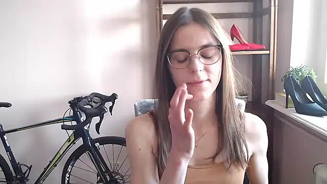 Snapshot of love_megi chatting on February 26, 2026, 2:27 pm love megi online show from February 26, 2026, 2:27 pm