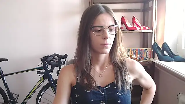 Snapshot of love_megi chatting on April 21, 2026, 1:28 pm love megi online show from April 21, 2026, 1:28 pm