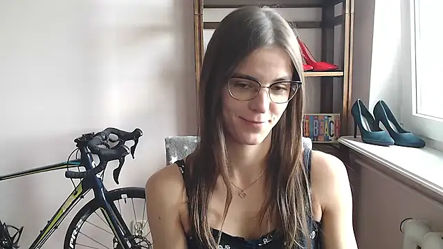 Snapshot of love_megi chatting on May 19, 2026, 1:28 pm love megi online show from May 19, 2026, 1:28 pm