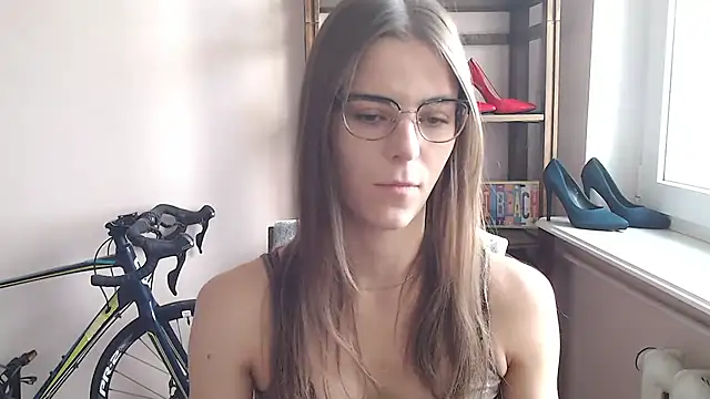 Snapshot of love_megi chatting on May 23, 2026, 6:29 am love megi online show from May 23, 2026, 6:29 am