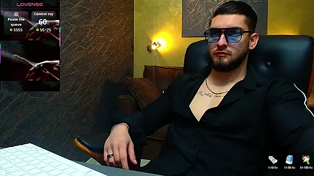 MatiasDean online show from September 19, 2025, 4:47 am