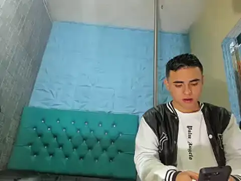 NohaCollens online show from March 8, 2025, 11:27 am