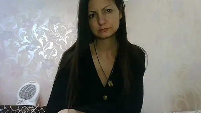 AliseWats online show from November 22, 2025, 6:29 pm