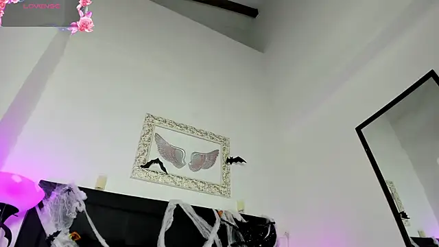 Lola Blondie online show from October 10, 2025, 12:04 pm